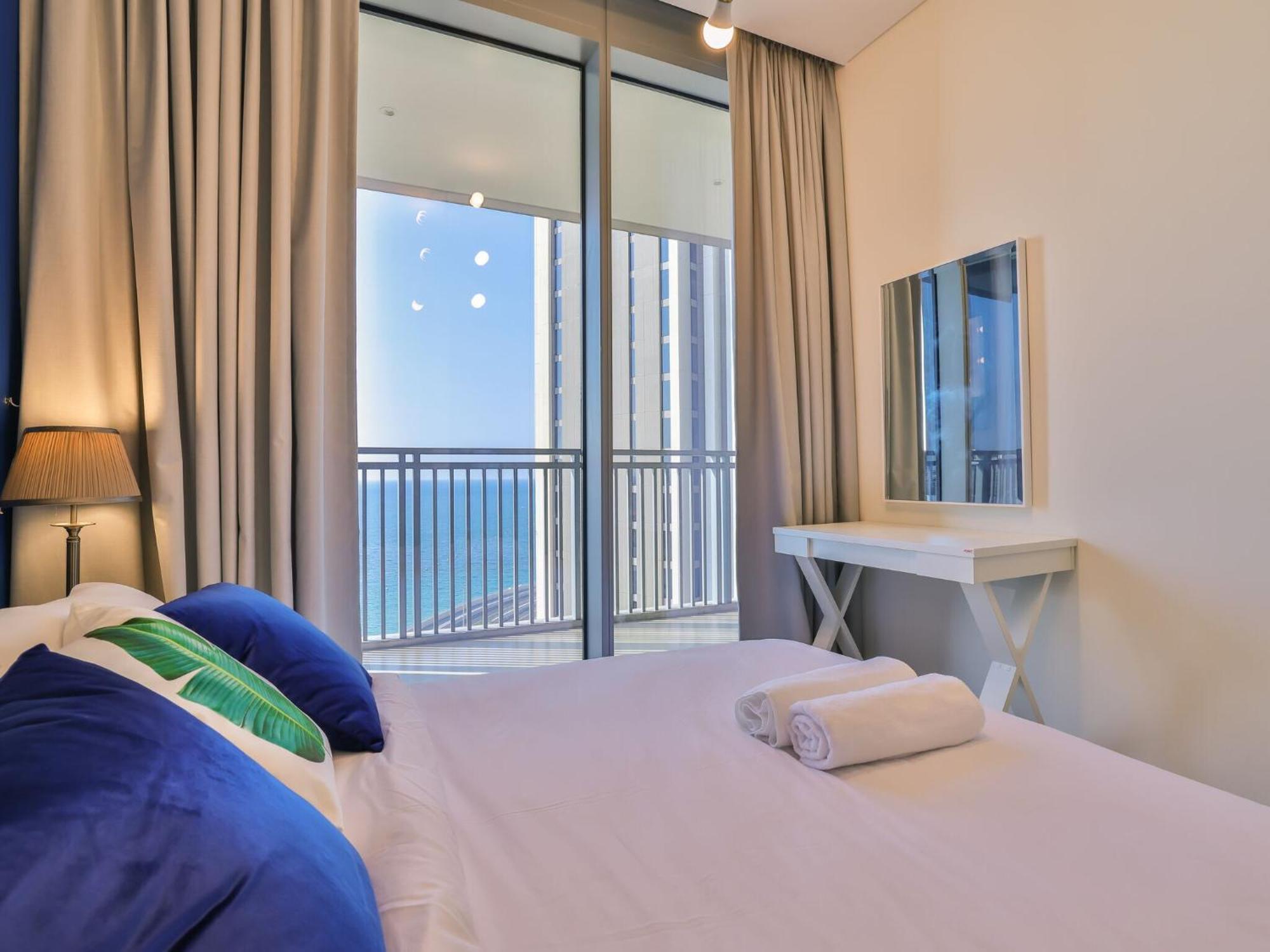 Luxurious Apartments Dubai Marina Views Pool Gym By Sojo Stay Экстерьер фото